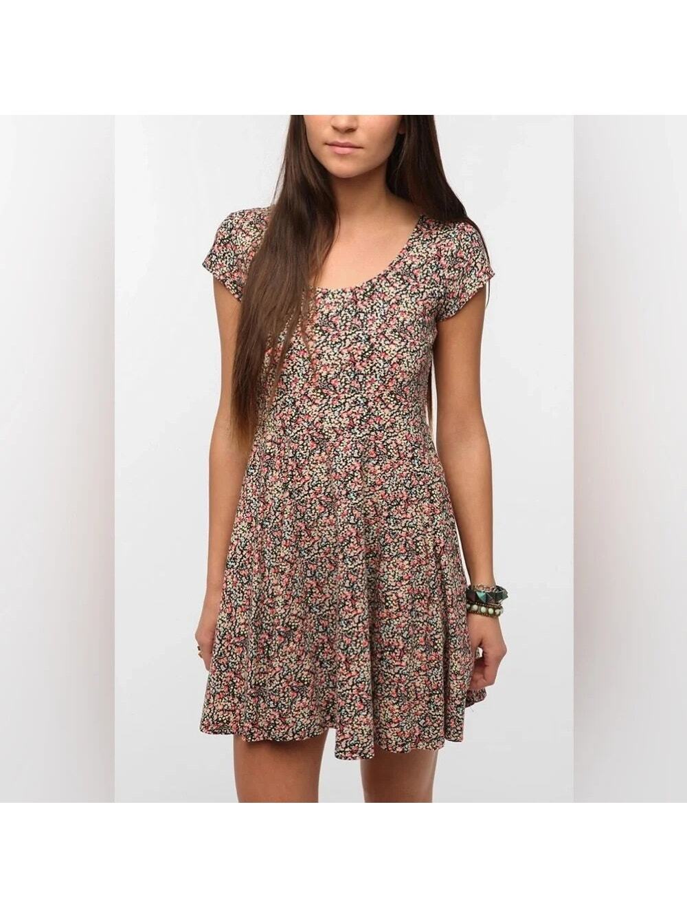 Ditsy Floral Cotton Swing Skater Dress Large Kimchi Blue Urban Outfitters Y2K